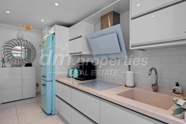 3 slaapkamer Penthouse te koop in Los Cristianos, Arona met zwembad garage - € 499.000 (Ref: 10142114)