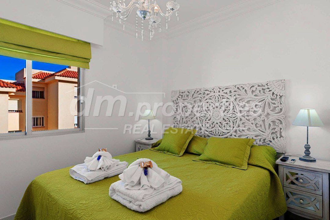 3 sovrum Takvåning till salu i Los Cristianos med pool garage - 499 000 € (Ref: 10142114)