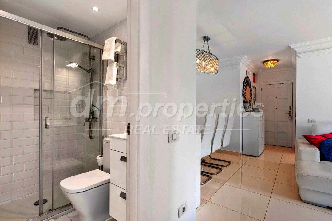 3 sovrum Takvåning till salu i Los Cristianos med pool garage - 499 000 € (Ref: 10142114)