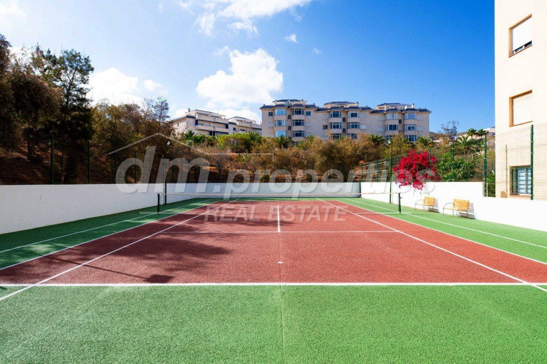 3 sovrum Takvåning till salu i Los Cristianos med pool garage - 499 000 € (Ref: 10142114)