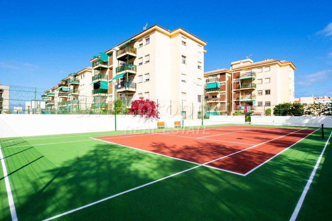 3 sovrum Takvåning till salu i Los Cristianos med pool garage - 499 000 € (Ref: 10142114)