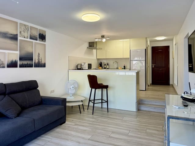 1 soverom Leilighet til salgs i Adeje med svømmebasseng - € 235 000 (Ref: 10146416)