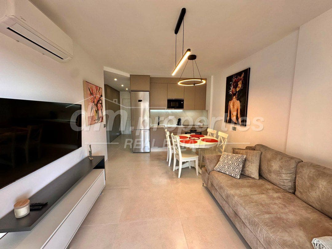 2 makuuhuone Huoneisto myytävänä paikassa Los Cristianos - 385 000 € (Ref: 9739183)