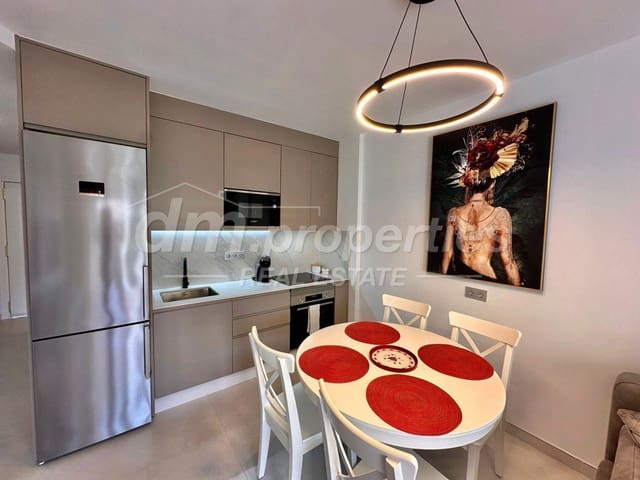 2 makuuhuone Huoneisto myytävänä paikassa Los Cristianos, Arona - 385 000 € (Ref: 9739183)