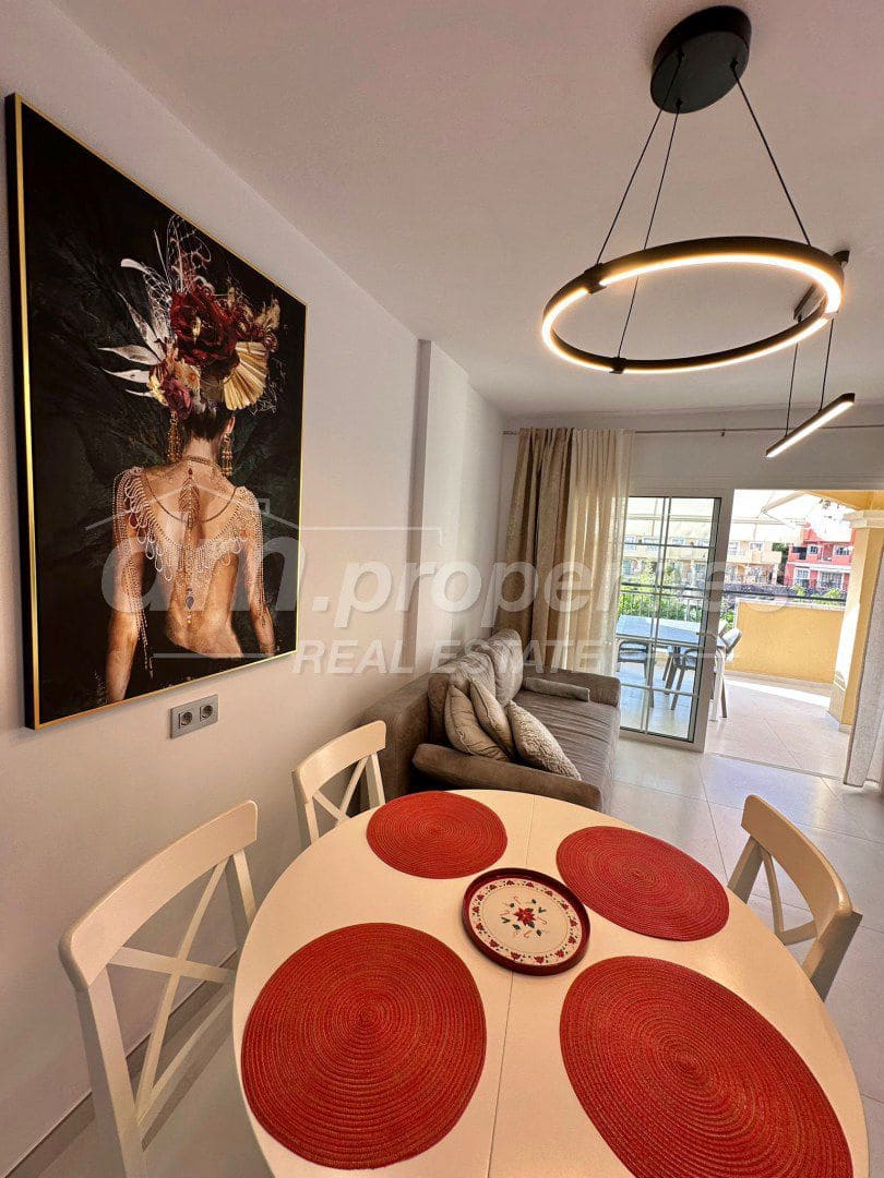 2 makuuhuone Huoneisto myytävänä paikassa Los Cristianos - 385 000 € (Ref: 9739183)