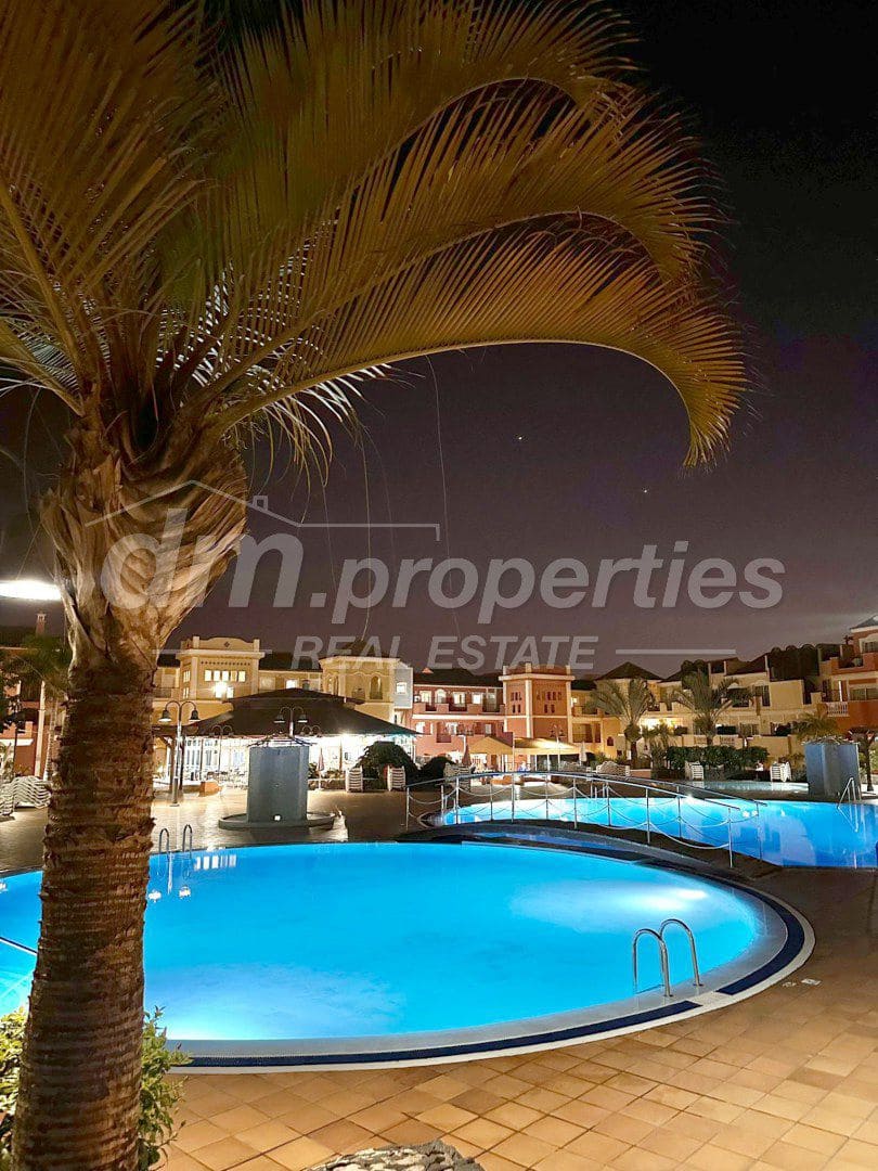 2 makuuhuone Huoneisto myytävänä paikassa Los Cristianos - 385 000 € (Ref: 9739183)