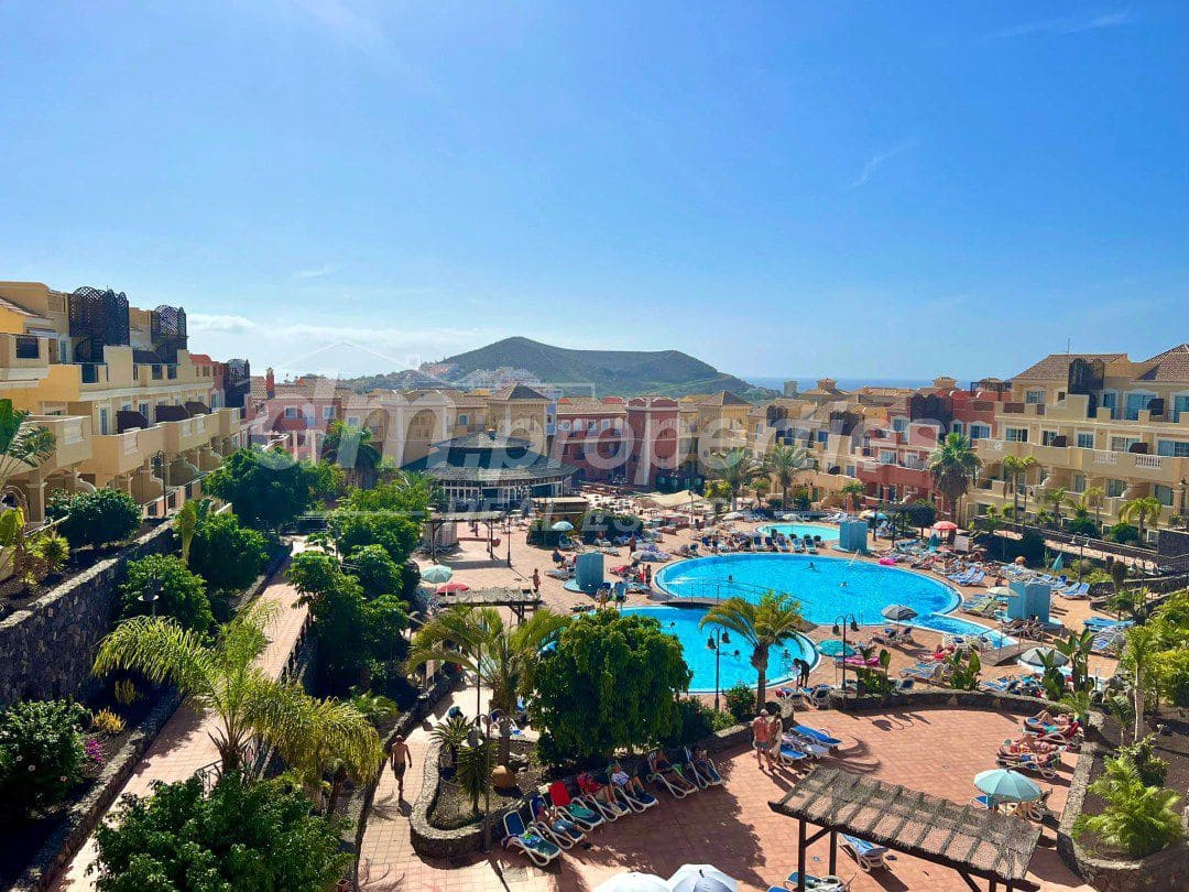 2 makuuhuone Huoneisto myytävänä paikassa Los Cristianos - 385 000 € (Ref: 9739183)