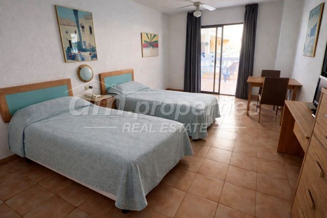 Apartament na sprzedaż w Los Cristianos, Arona - 199 900 € (Ref: 9739187)