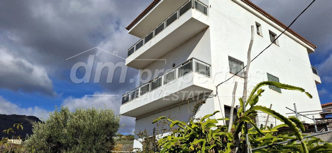 3 bedroom Townhouse for sale in La Camella - € 699,000 (Ref: 9739194)
