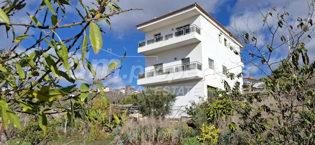 3 bedroom Townhouse for sale in La Camella - € 699,000 (Ref: 9739194)
