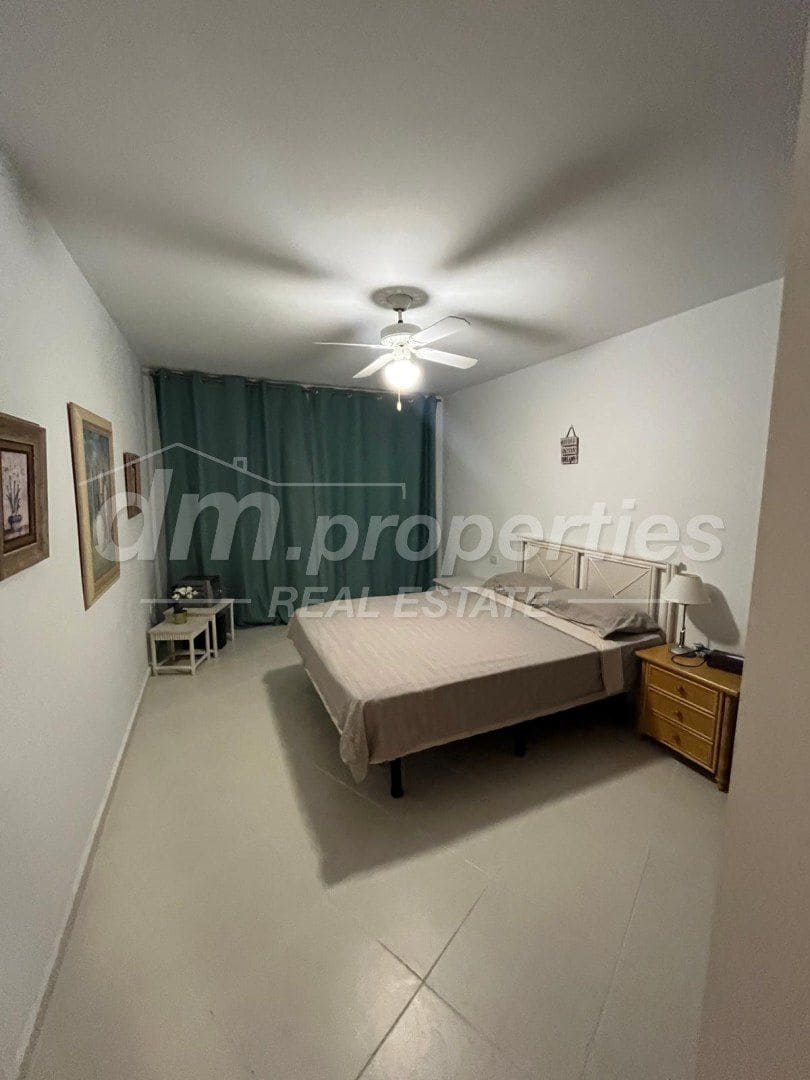 Apartamento de 3 habitaciones en Los Cristianos en venta - 630.000 € (Ref: 9747729)