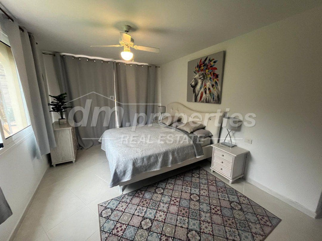 Apartamento de 3 habitaciones en Los Cristianos en venta - 630.000 € (Ref: 9747729)