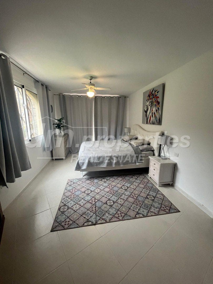 Apartamento de 3 habitaciones en Los Cristianos en venta - 630.000 € (Ref: 9747729)