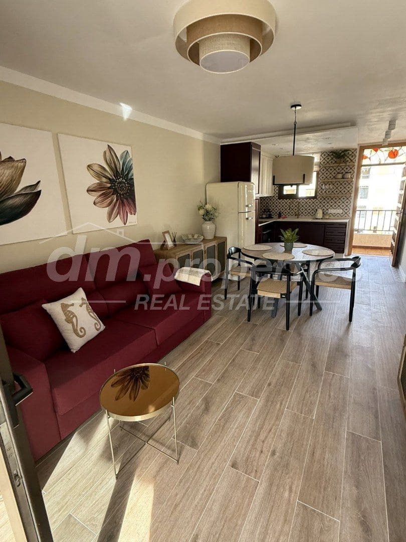 Apartamento de 2 habitaciones en Los Cristianos en venta - 699.500 € (Ref: 9747731)