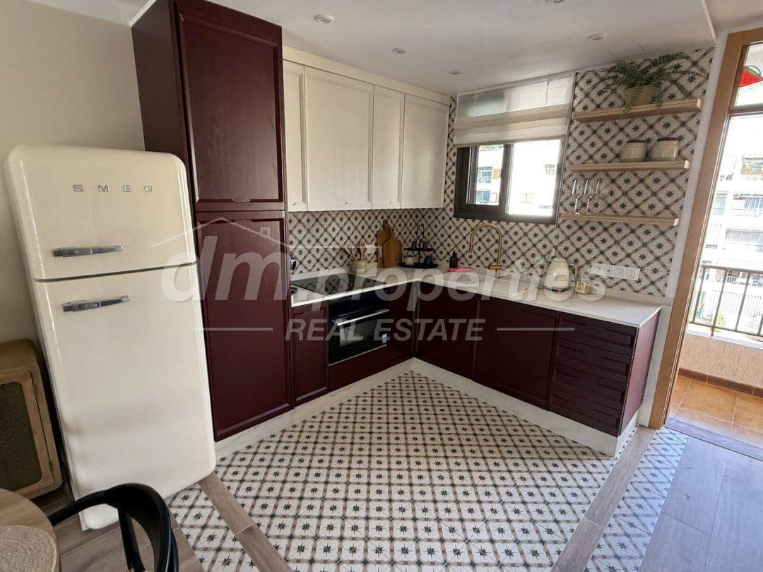 Apartamento de 2 habitaciones en Los Cristianos en venta - 699.500 € (Ref: 9747731)