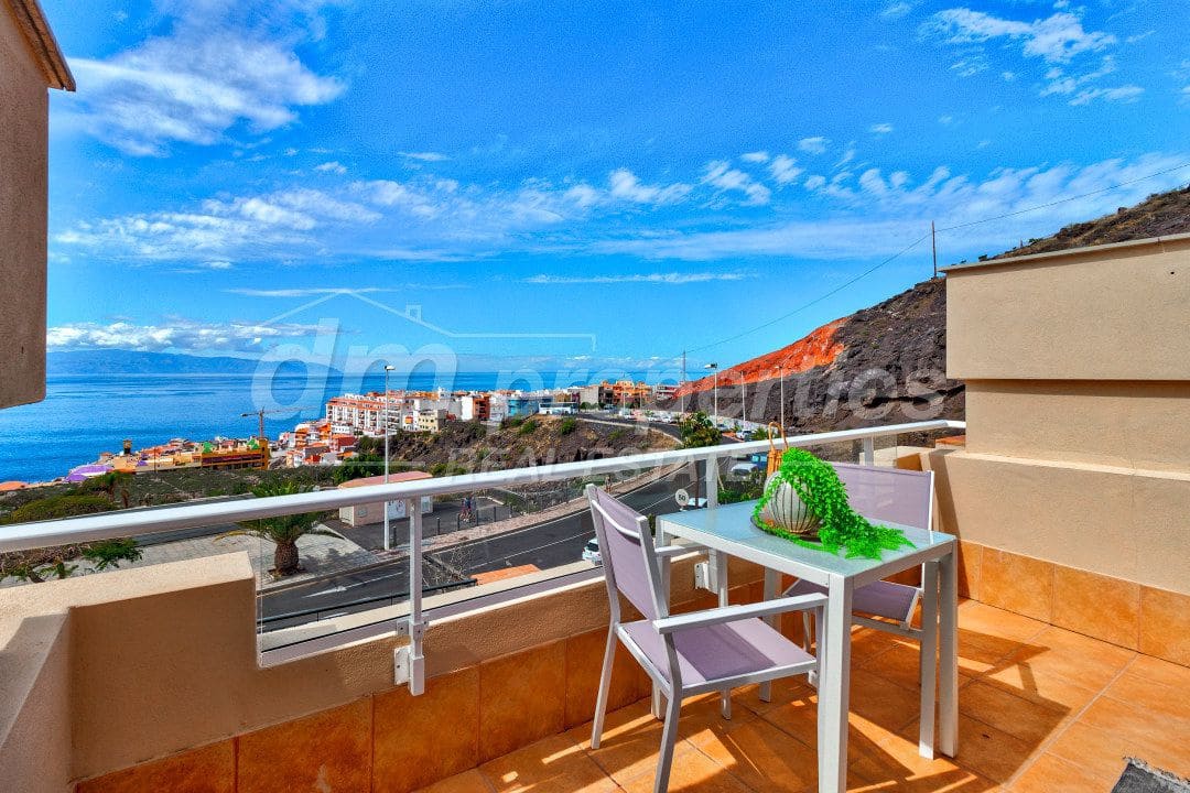 3 bedroom Terraced Villa for sale in Puerto Santiago with garage - € 550,000 (Ref: 9747733)