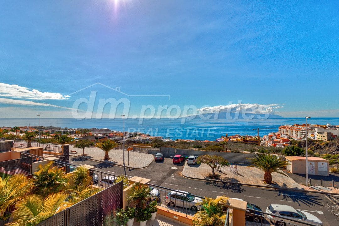 3 bedroom Terraced Villa for sale in Puerto Santiago with garage - € 550,000 (Ref: 9747733)