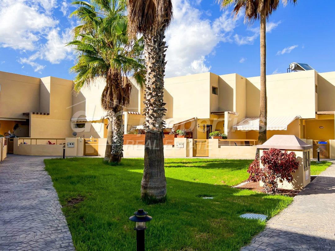 3 soveværelse Rækkehus til salg i La Tejita med garage - € 650.000 (Ref: 9747736)