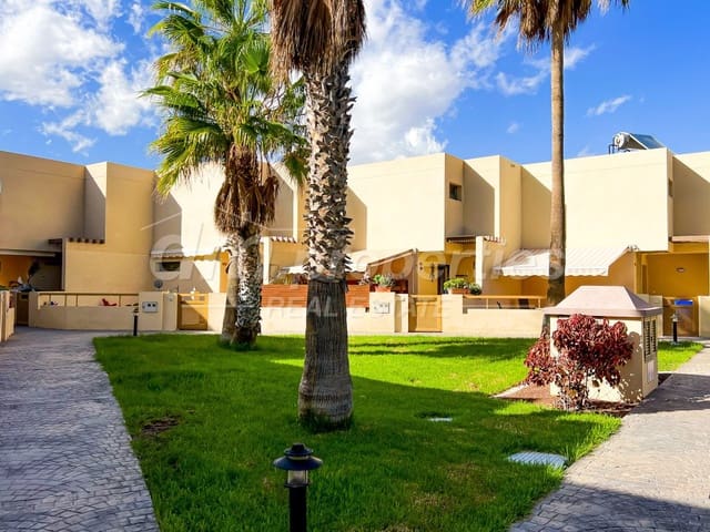 3 soveværelse Rækkehus til salg i La Tejita, Granadilla de Abona med garage - € 650.000 (Ref: 9747736)