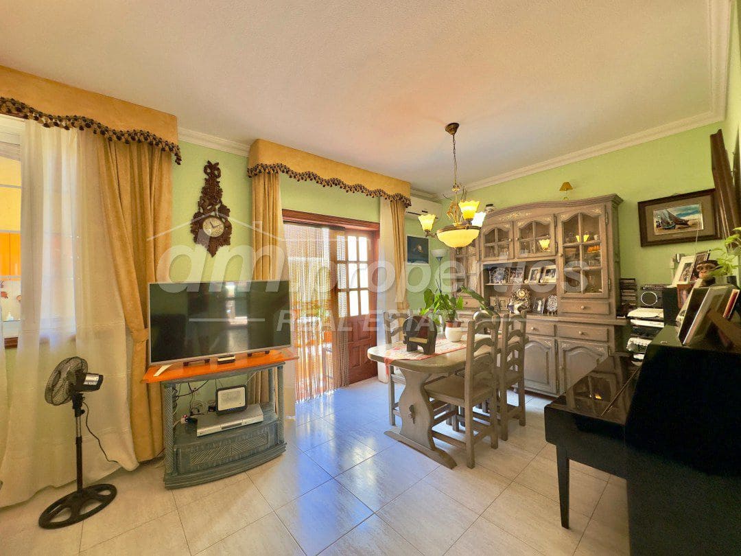 3 sypialnia Dom szeregowy na sprzedaż w Las Rosas (Las Galletas) z garażem - 399 900 € (Ref: 9751815)