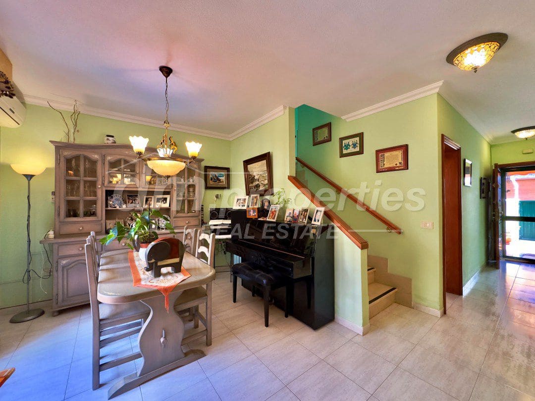 3 sypialnia Dom szeregowy na sprzedaż w Las Rosas (Las Galletas) z garażem - 399 900 € (Ref: 9751815)