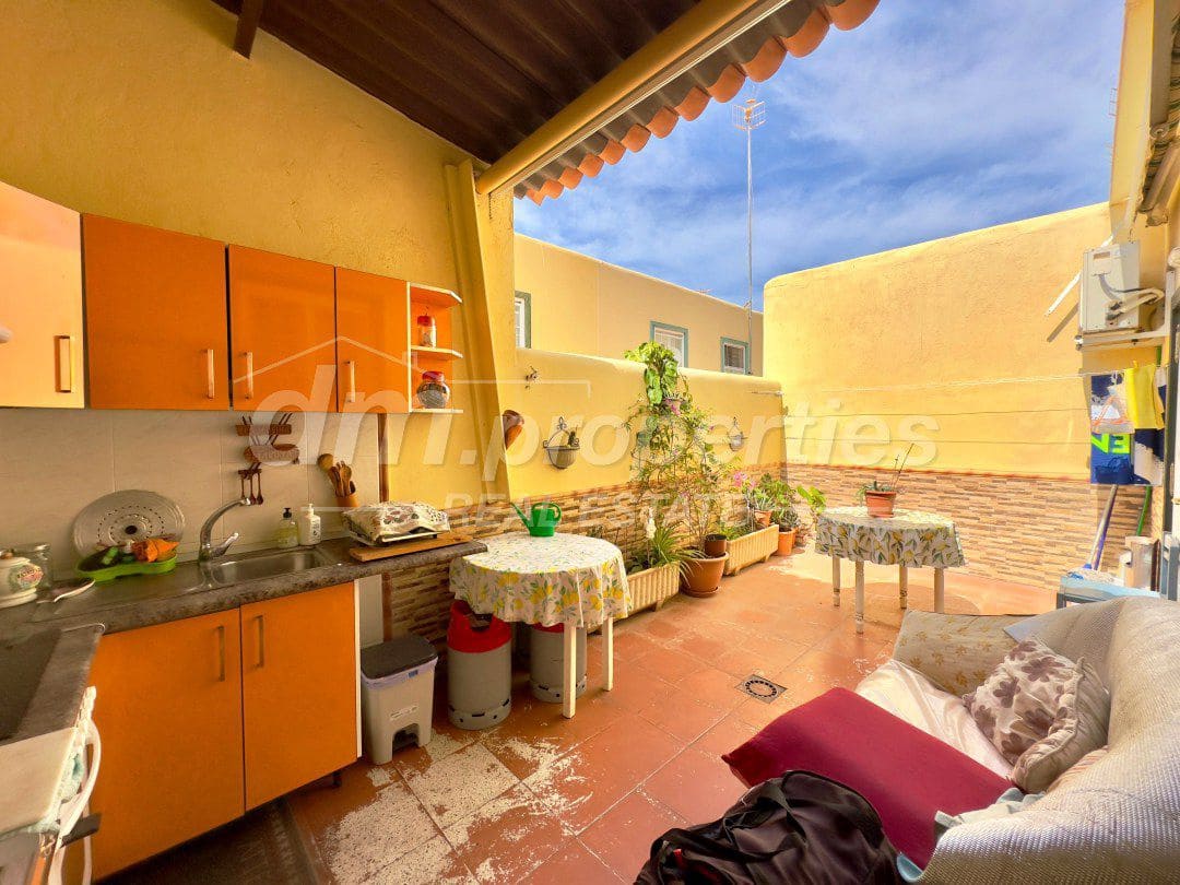 3 sypialnia Dom szeregowy na sprzedaż w Las Rosas (Las Galletas) z garażem - 399 900 € (Ref: 9751815)