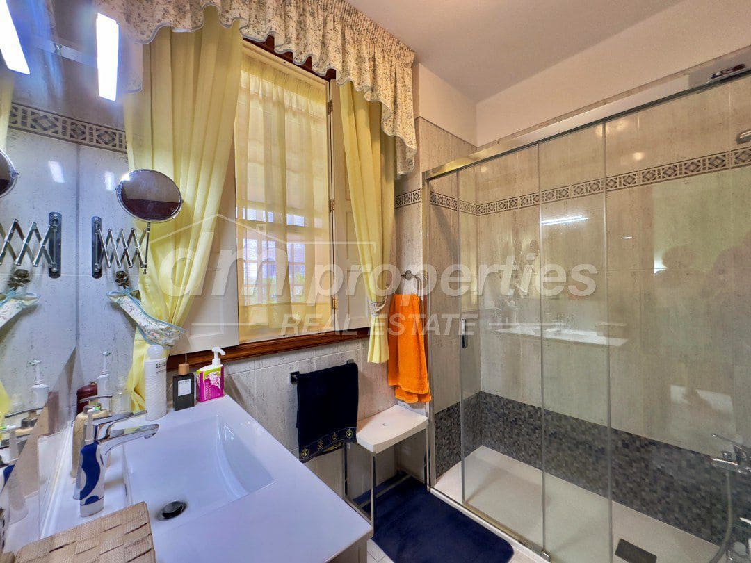 3 sypialnia Dom szeregowy na sprzedaż w Las Rosas (Las Galletas) z garażem - 399 900 € (Ref: 9751815)