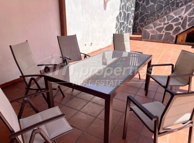 4 soverom Villa til salgs i El Sauzal med garasje - € 590 000 (Ref: 9751818)