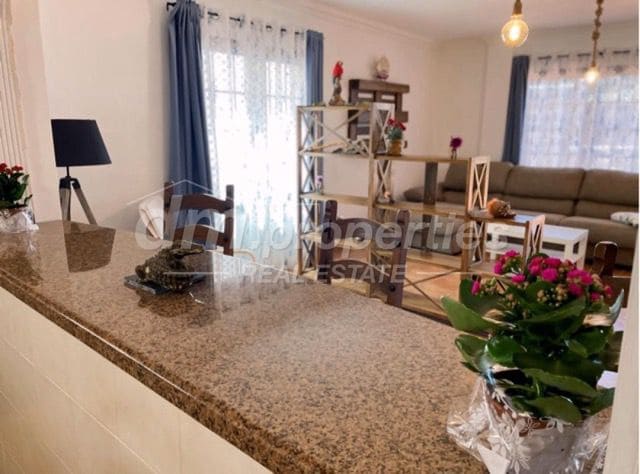 4 soverom Villa til salgs i El Sauzal med garasje - € 590 000 (Ref: 9751818)