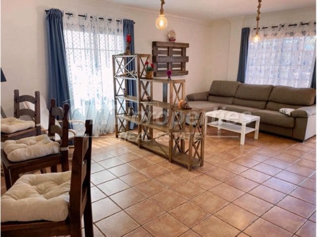 4 soverom Villa til salgs i El Sauzal med garasje - € 590 000 (Ref: 9751818)