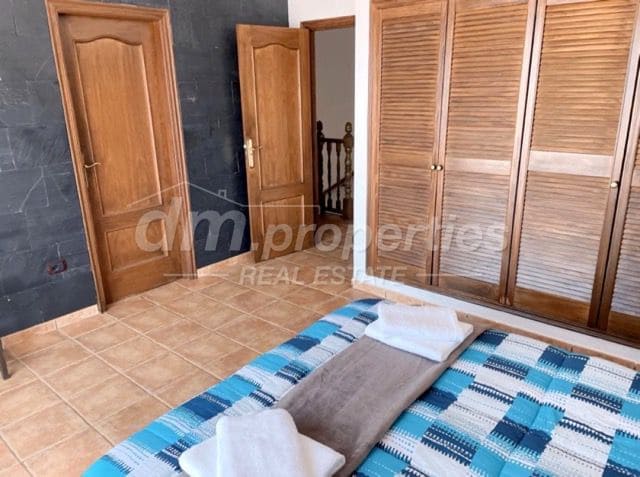 4 soverom Villa til salgs i El Sauzal med garasje - € 590 000 (Ref: 9751818)