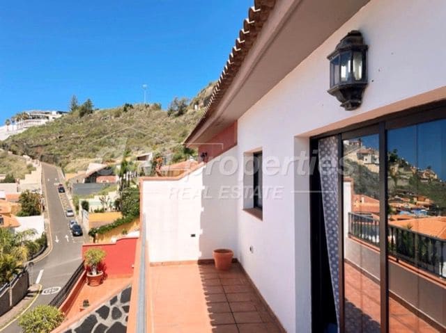 4 soverom Villa til salgs i El Sauzal med garasje - € 590 000 (Ref: 9751818)