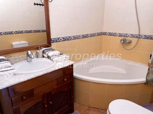 4 soverom Villa til salgs i El Sauzal med garasje - € 590 000 (Ref: 9751818)