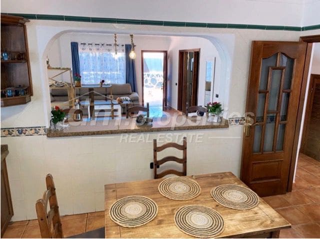 4 soverom Villa til salgs i El Sauzal med garasje - € 590 000 (Ref: 9751818)