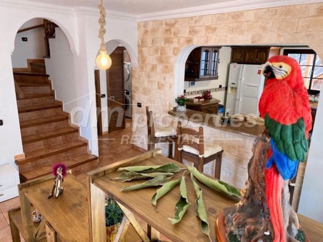 4 soverom Villa til salgs i El Sauzal med garasje - € 590 000 (Ref: 9751818)