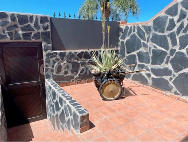 4 soverom Villa til salgs i El Sauzal med garasje - € 590 000 (Ref: 9751818)