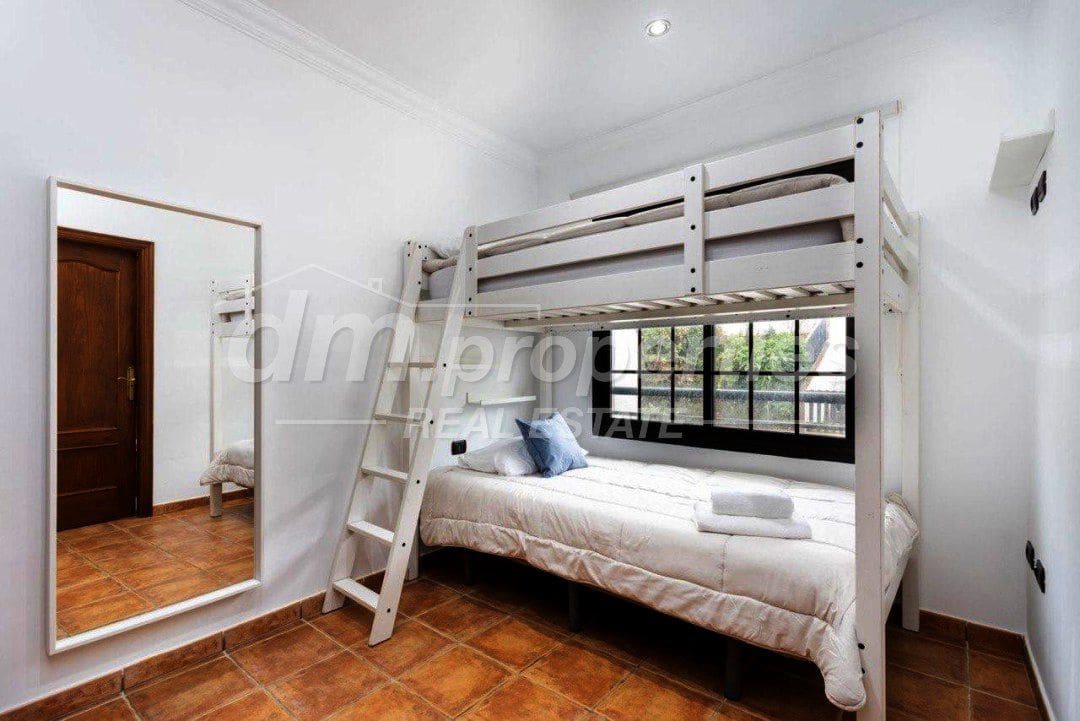 4 sovrum Villa till salu i El Sauzal med garage - 590 000 € (Ref: 9751818)