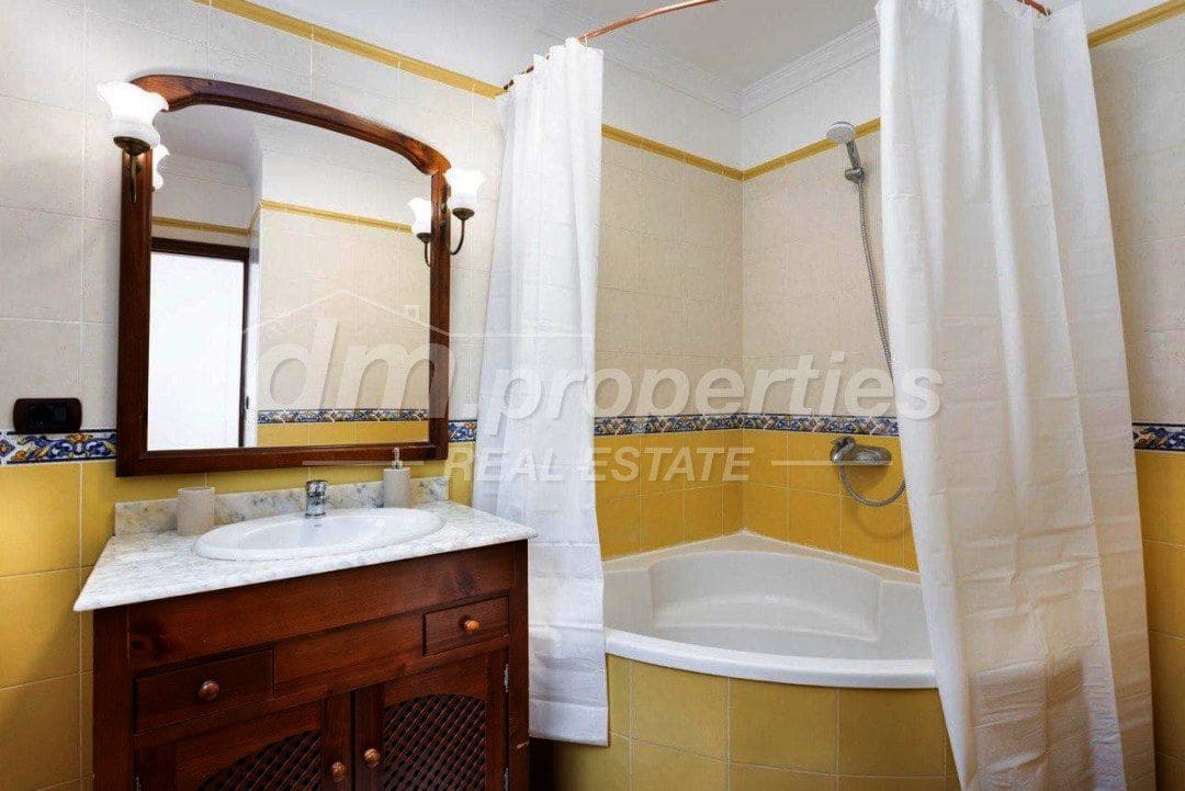 4 sovrum Villa till salu i El Sauzal med garage - 590 000 € (Ref: 9751818)