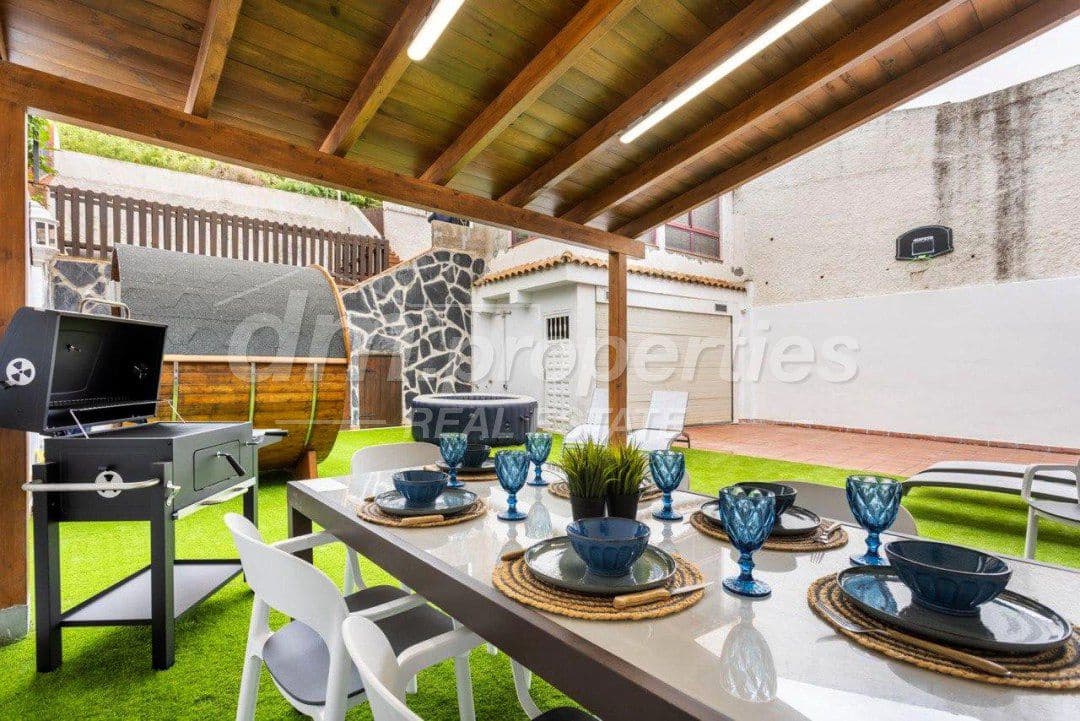 4 sovrum Villa till salu i El Sauzal med garage - 590 000 € (Ref: 9751818)