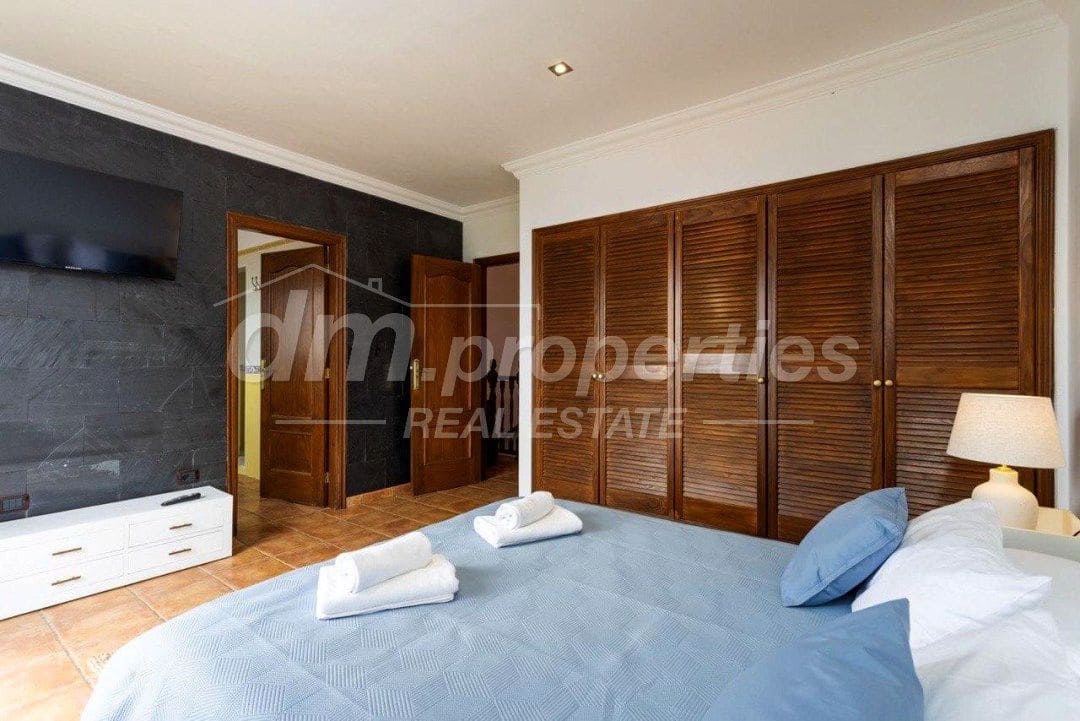 4 sovrum Villa till salu i El Sauzal med garage - 590 000 € (Ref: 9751818)