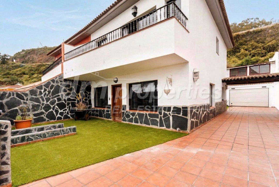4 sovrum Villa till salu i El Sauzal med garage - 590 000 € (Ref: 9751818)