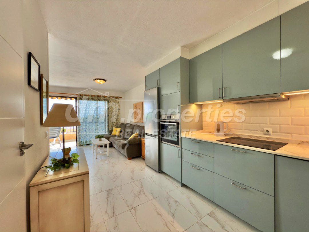 1 slaapkamer Appartement te koop in Los Cristianos - € 425.000 (Ref: 9751822)