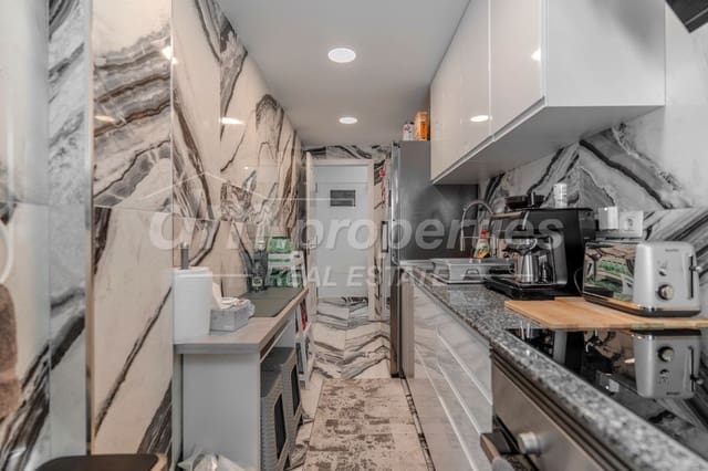 3 soverom Penthouse til salgs i Parque de la Reina, Arona med garasje - € 330 000 (Ref: 9772831)