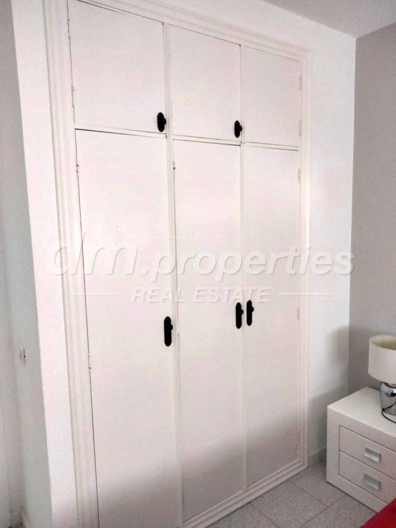 2 sovrum Lägenhet till salu i Los Cristianos med garage - 390 000 € (Ref: 9811402)