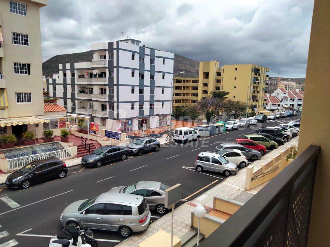 2 sovrum Lägenhet till salu i Los Cristianos med garage - 390 000 € (Ref: 9811402)