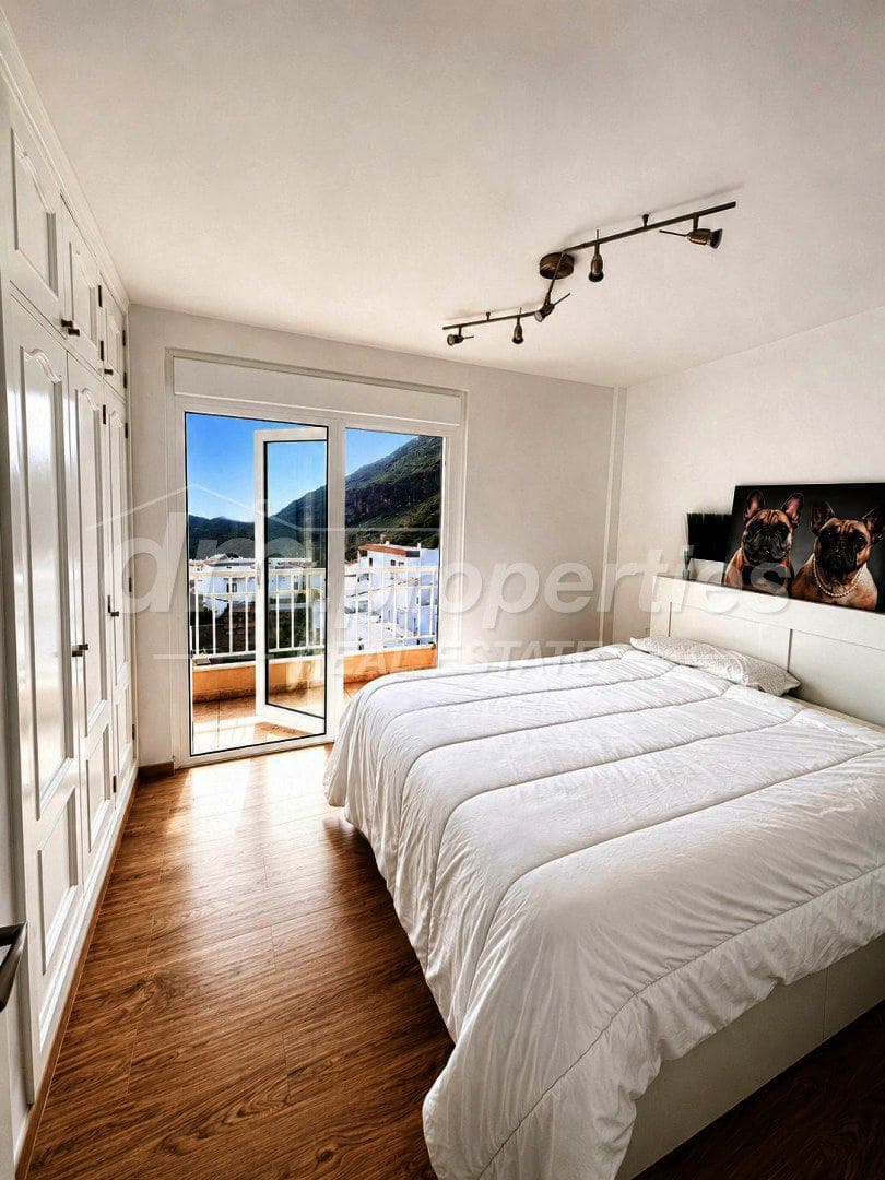 3 bedroom Apartment for sale in Santiago del Teide with garage - € 245,000 (Ref: 9822424)