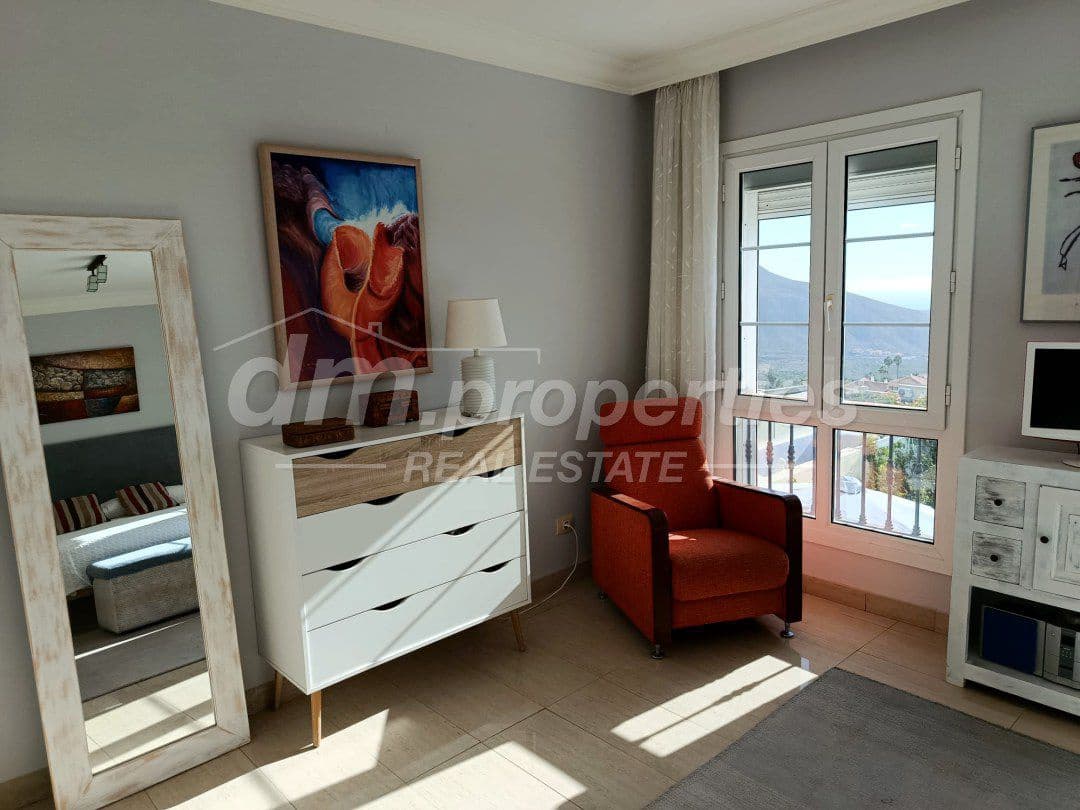 2 bedroom Townhouse for sale in Chayofa with garage - € 465,000 (Ref: 9824759)