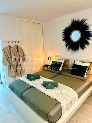 Studio for sale in Los Cristianos, Arona - € 249,000 (Ref: 9836189)