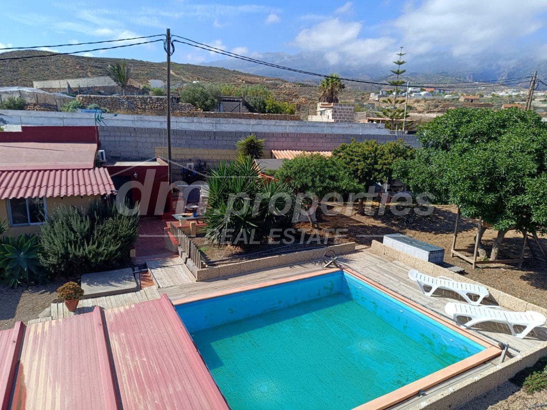 3 bedroom Townhouse for sale in Arico - € 342,000 (Ref: 9861698)