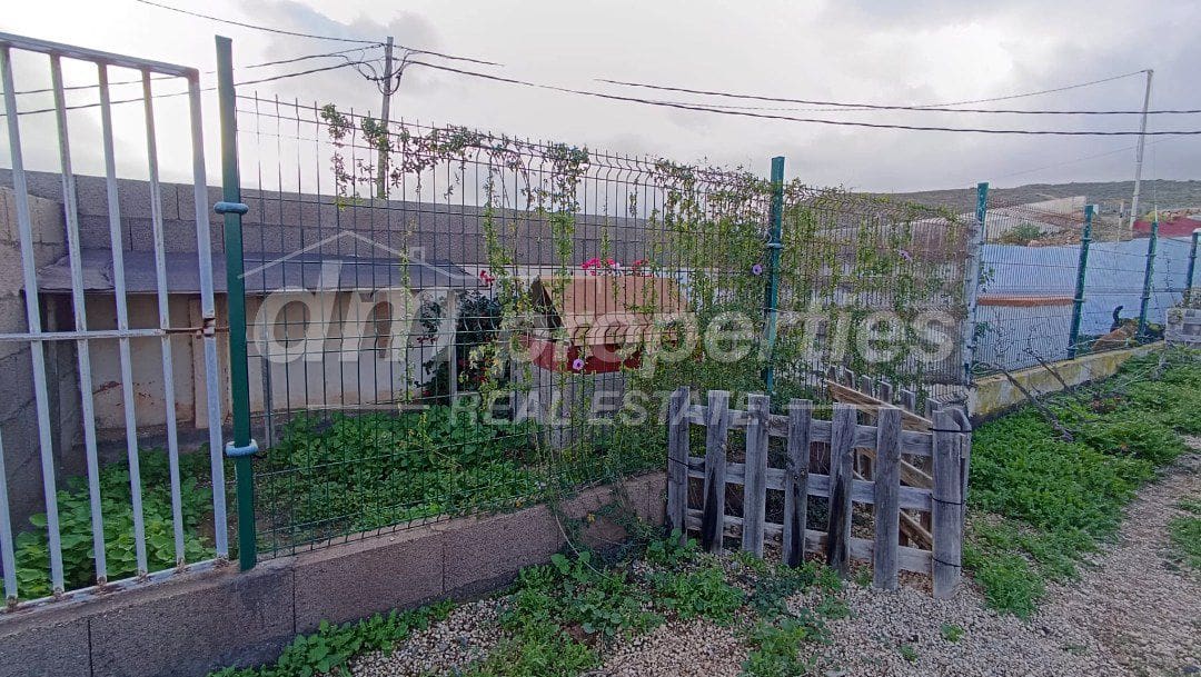 3 bedroom Townhouse for sale in Arico - € 342,000 (Ref: 9861698)